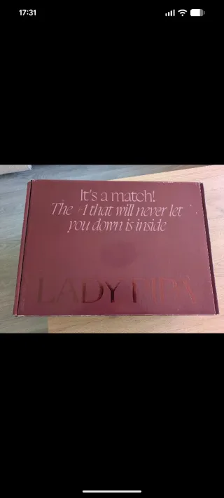 Sandalias doradas Lady Pipa nuevas