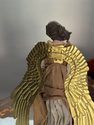 Angelo decorativo ali dorate