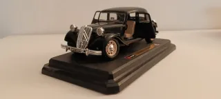 Burago Citroen 15cv TA 1938 1:24