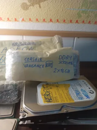 Lote Piezas PC: RX 560, Corsair DDR4, CPUs