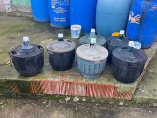 Garrafas de vino ay 6 unidades