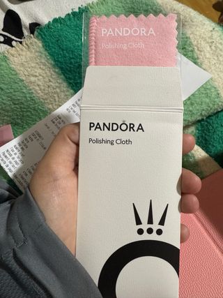 Anillo Pandora Corazones Oro