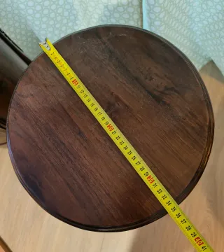 2 Mesitas de noche clásicas de madera