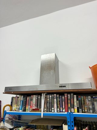 Campana extractora Balay 120cm. De ancho.