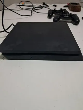 PlayStation 4 en muy muy buen estado