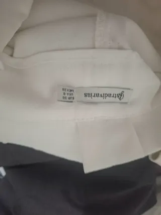 Pantalón blanco talle alto Stradivarius