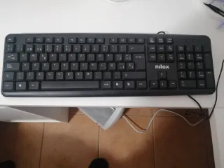 Torre PC Negra + Teclado y Ratón Nuevos