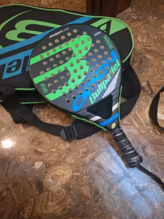 Raqueta Bullpadel Avantline (pelotas de regalo)