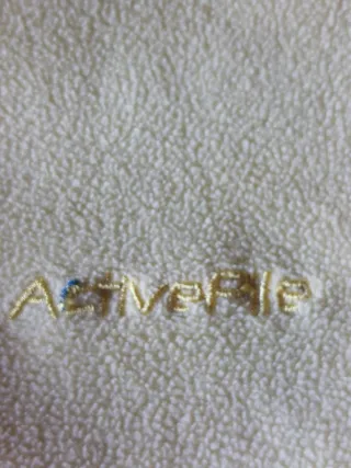 Pile giallo canarino con zip