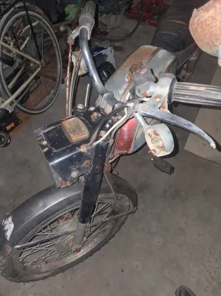 Moto antigua clásica