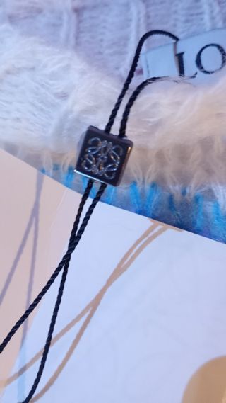 Suéter oversize Loewe azul y blanco