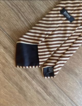 Corbata Hugo Boss Rayas Blanco y Negro