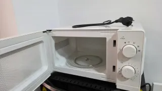 Microondas Taurus Compacto 700W 20L