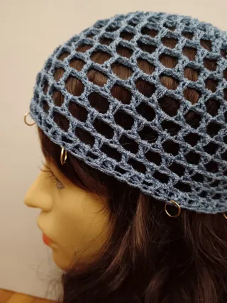 Cuffia a rete celeste con anellini dorati