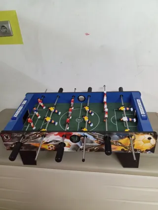 Futbolín de mesa azul