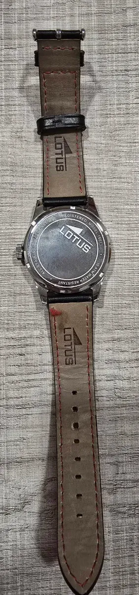 Reloj LOTUS Hombre Negro y Plateado