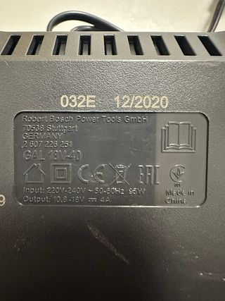 Cargador Bosch Professional GAL 18V-40 original