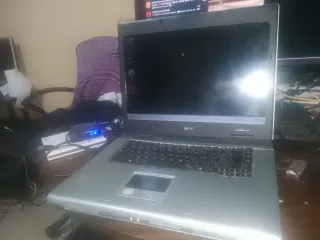 Acer Laptop 2004 Plata y Negro travelmate 2700