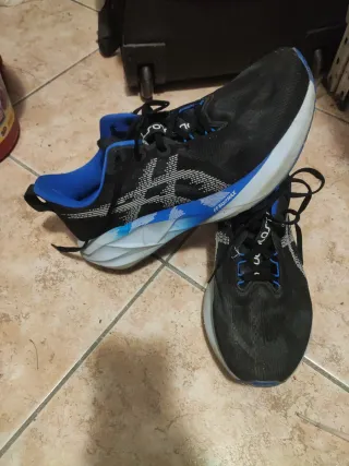 Scarpe Asics Novablast 5 US12