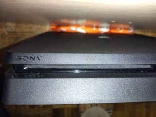 PS4 Slim 12.50 500GB (Consola y Cables) Sony