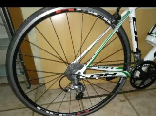 Bicicleta BH Blanca y Verde