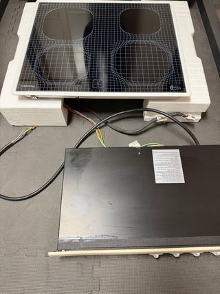 Vitrocerámica Balay 4 fuegos. Mitad inducción