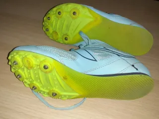 Zapatillas atletismo clavos azules