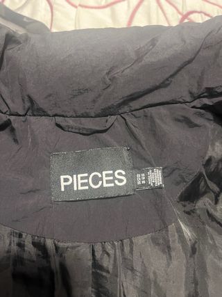 Cazadora negra con capucha talla XS