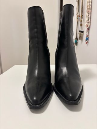 Botines negros Mango tacón