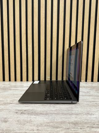 MacBook Air 13" 2020 i5 8gb 500gb SSD