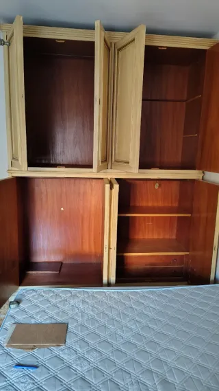 Armadio Elegante Beige e Oro