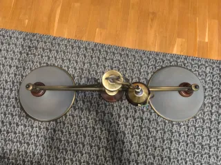 Lámpara tipo billar de metal y madera