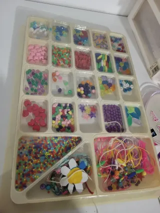 Lote de piezas para hacer pulseras y bisutería