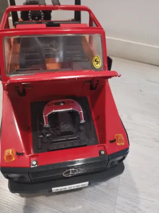 Coche teledirigido Mercedes 300-G Rico