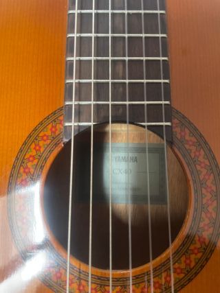 Guitarra Clásica Yamaha CX 40 - Amplificada