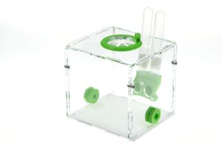 Arena acrílica 100x100mm con bebedero