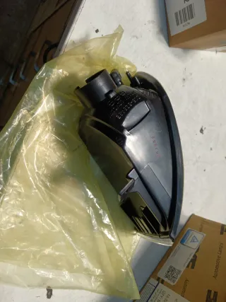 Intermitente delantero izquierdo