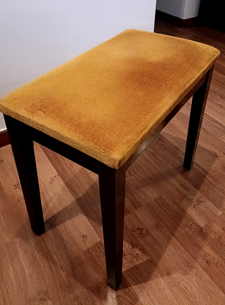 Banqueta Piano Tapizada Mostaza + Madera Oscura
