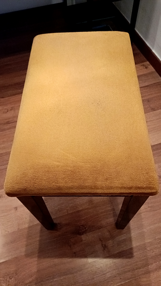 Banqueta Piano Tapizada Mostaza + Madera Oscura