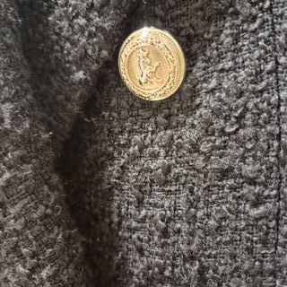 Chaqueta cruzada Zara negra botones dorados