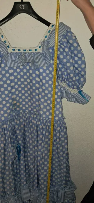Traje de flamenca azul con lunares