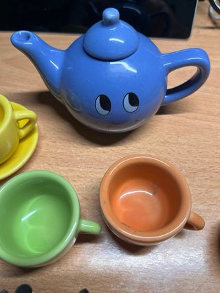 Juego de té de porcelana infantil