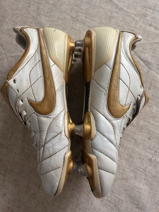 Nike Tiempo R10 Oro Blanco Talla 42