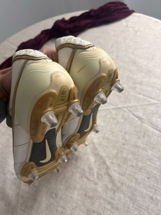 Nike Tiempo R10 Oro Blanco Talla 42