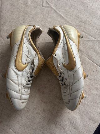 Nike Tiempo R10 Oro Blanco Talla 42