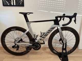 2024 Canyon Aeroad CF SLX 8 AXS bicicleta