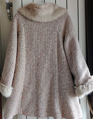 Abrigo / Chaquetón Mia Donna usado una tarde