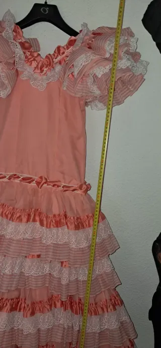 Traje de flamenca rosa volantes