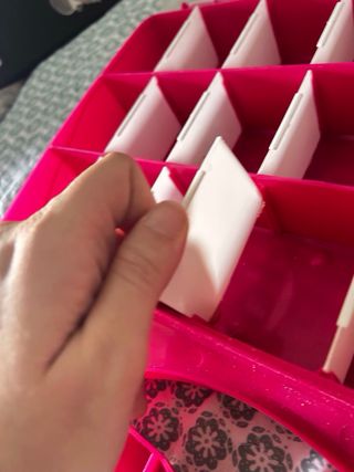 Organizador de plástico con compartimentos