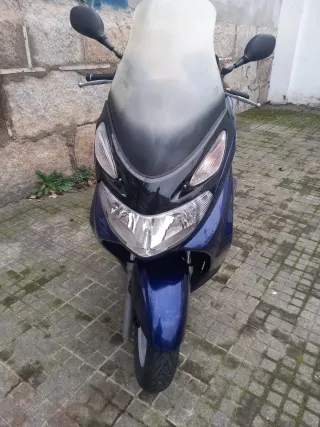 Suzuki Burgman 150 uh